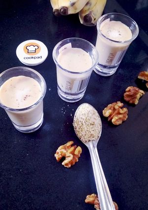 बनाना वॉलनट चोको शेक (banana walnut choco shake recipe in Hindi) रेसिपी मुख्य फोटो
