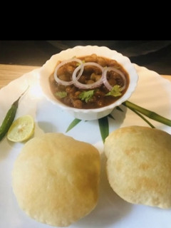 भटूरे (bhature recipe in Hindi) रेसिपी मुख्य फोटो