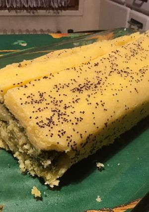 Une photo de Roulé de polenta au jambon, cresson, emmental et pavot bleu