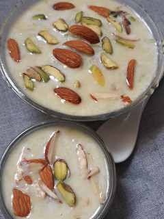 દૂધી ની ખીર (Dudhi Kheer Recipe in Gujarati) રેસીપી મુખ્ય ફોટો