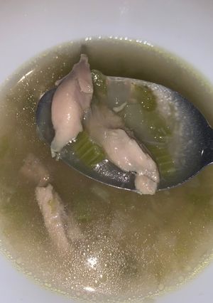 A picture of Clear Chicken Soup.