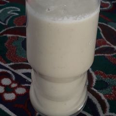 A picture of Raisins- Apple milkshake.