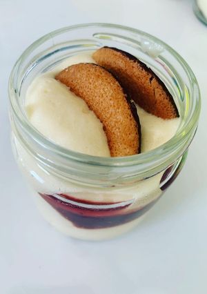 Une photo de Tiramisu au pim’s et coulis de framboise