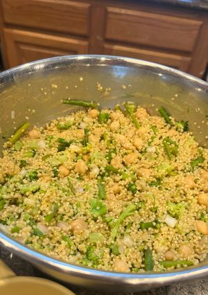 A picture of Broccoli & Asparagus Quinoa salad .