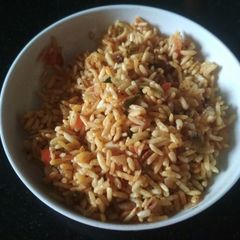 A picture of Veg puffed rice (Murmura poha).