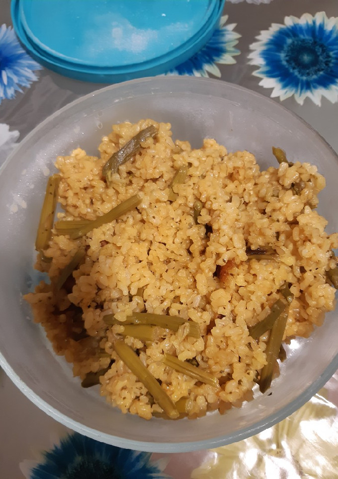 Una foto de Arroz integral con espárragos
