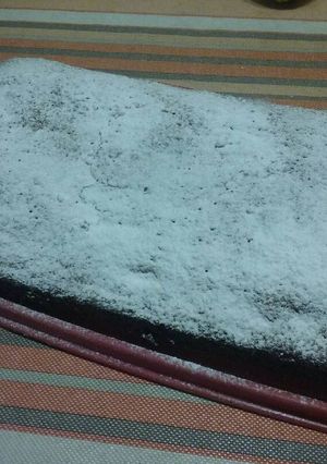 Una foto de Brownie de banana y chocolate blanco