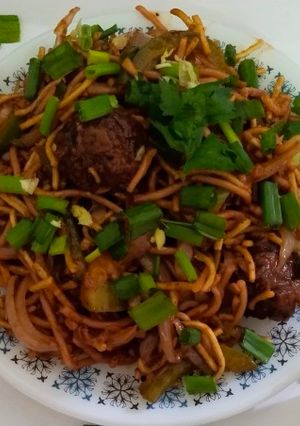 ચાઇનીઝ ભેળ (Chinese Bhel Recipe In Gujarati) રેસીપી મુખ્ય ફોટો