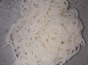 Hình của món Ăn dặm: bún tươi hữu cơ.