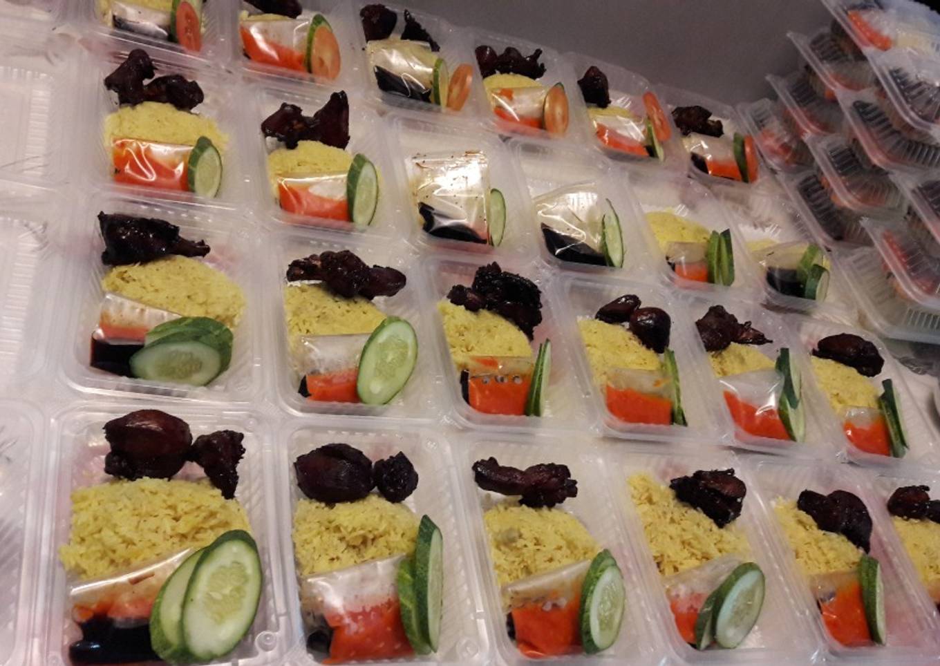 Nasi manis dengan ayam