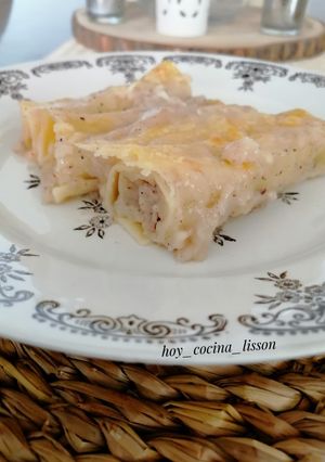Una foto de Canelones de pollo y foie gras