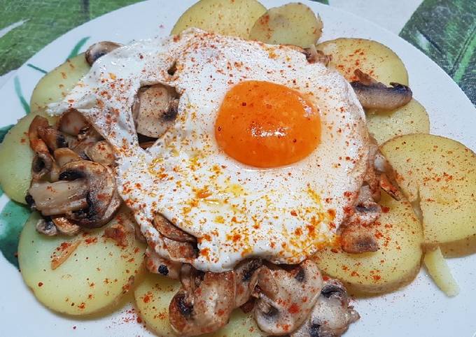 Huevos poché con champiñones - La Cocina de Lila