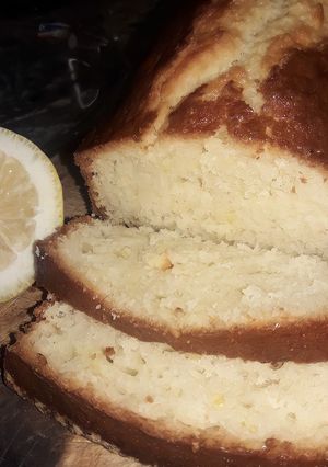 Una foto de Budín de limón 🍋👌