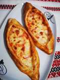 Turkish pida (pizza turcească)