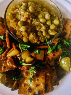 A picture of Chilli Chapati with Green Peas Gravy.