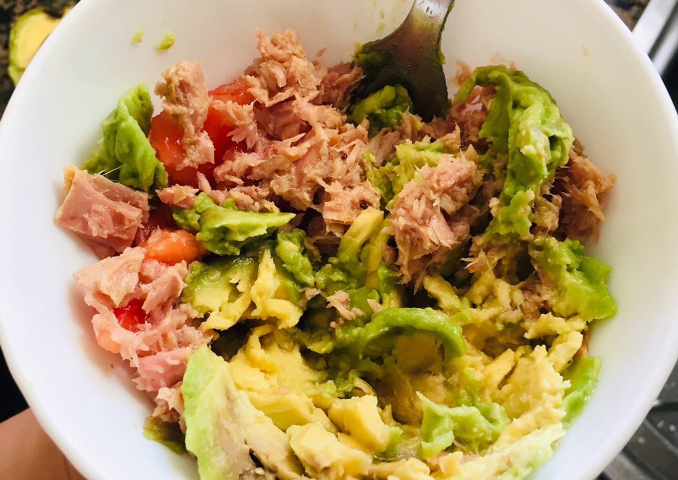 Ensalada de atún, aguacate y tomate🥑