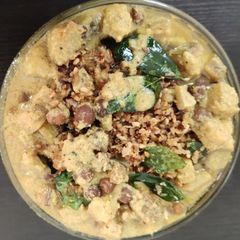 A picture of Kuttu curry (Kerala sadhya).