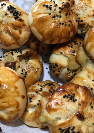 Una foto de Knishes papa y cebolla