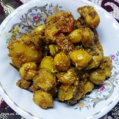 Dry Chhole Aloo Masala A picture of Dry Chhole Aloo Masala.