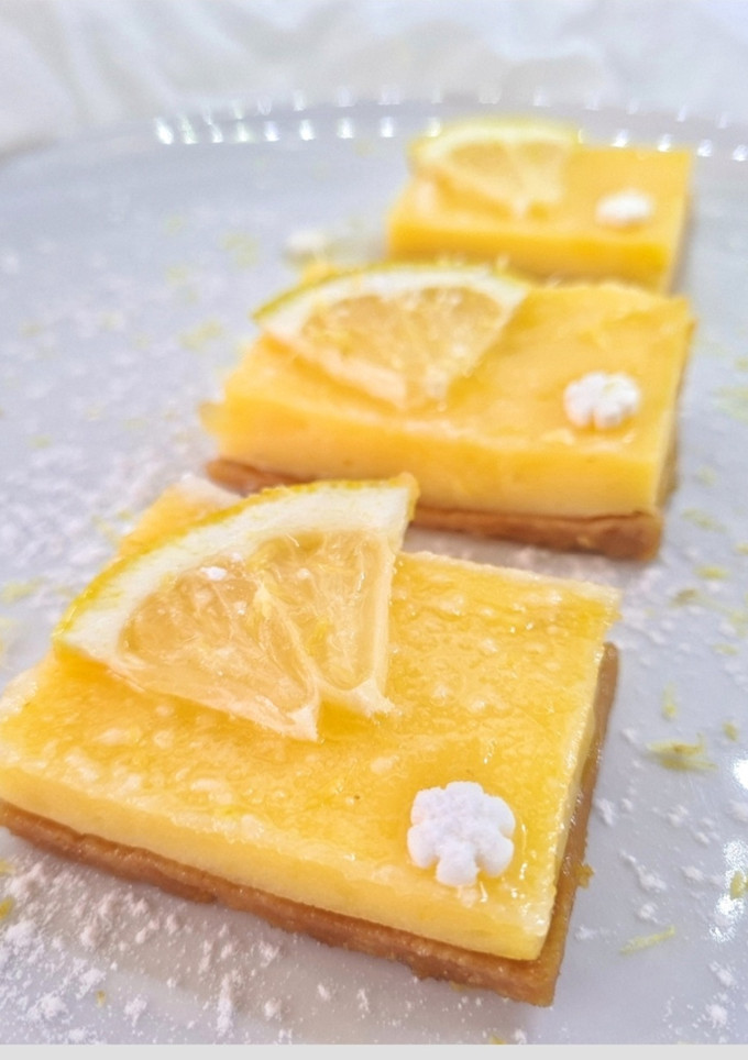 Una foto de Cuadritos de limón