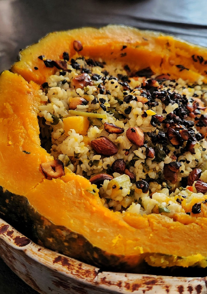 Una foto de Calabaza rellena de verduras 🎃🍂