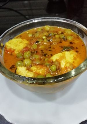 A picture of Matar Paneer Masala.