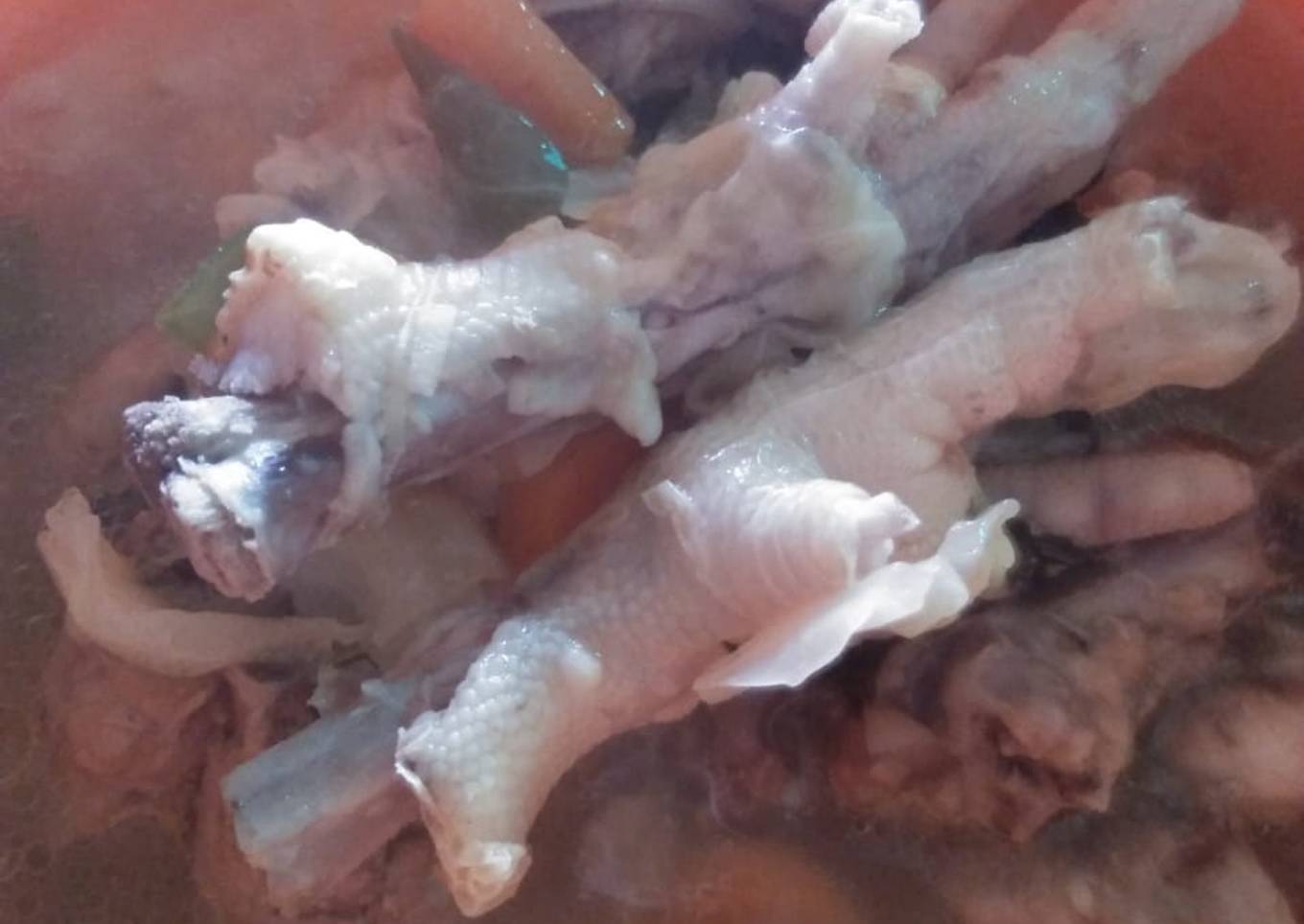 Sop rempah ceker dan tulang ayam