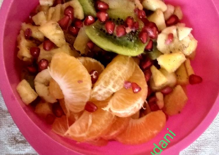 How to Prepare Perfect Healthy and Tasty Fruit chaat