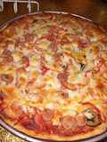 بيتزا النقانق🍕🍴