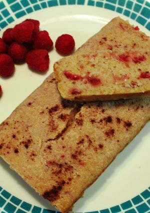 A picture of Cranberry Cake.