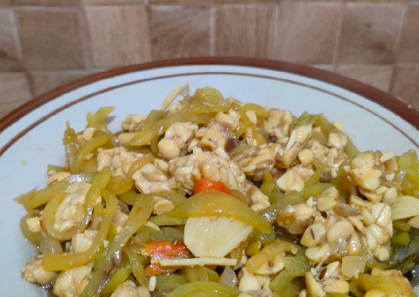 Tumis labu siam tempe