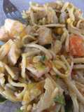 Chop suey de pollo y fideos