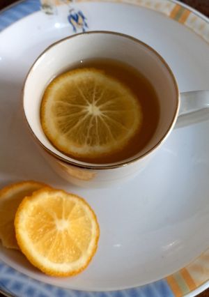 A picture of Orange honey qahwa🍊🍊🍯🥃.