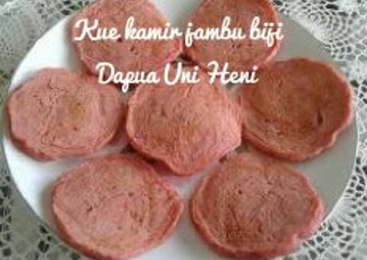 Kue kamir jambu biji