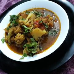 A picture of Aalu ghobhi tari.