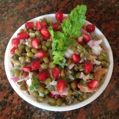 A picture of Moong chat.