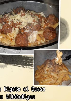 Una foto de Pasta Rigate al Queso C/ Albóndigas