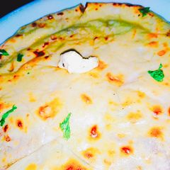 A picture of Potato kulcha/naan.