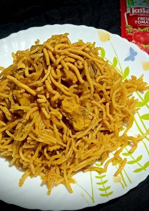চিকেন নুডুলস (chicken noodles recipe in Bengali) রেসিপির প্রধান ছবি