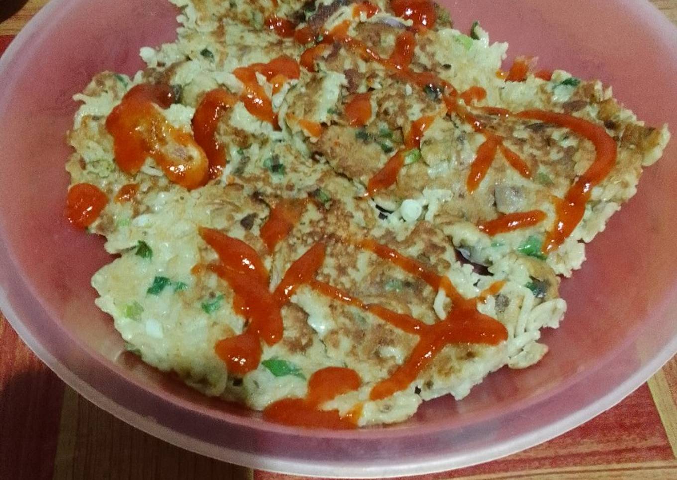 Omelet mie ati sosis
