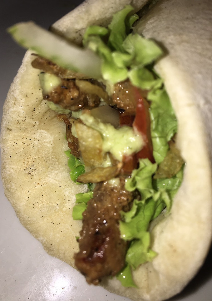 Una foto de Pepitos de carne con pan pita hechos desde 0