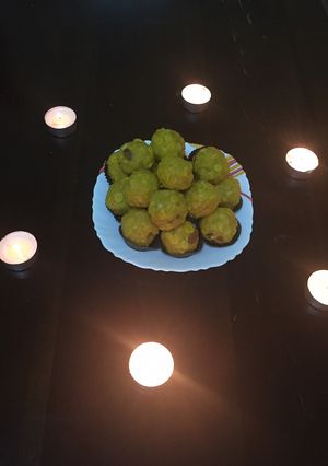 A picture of Boondi ladoo.