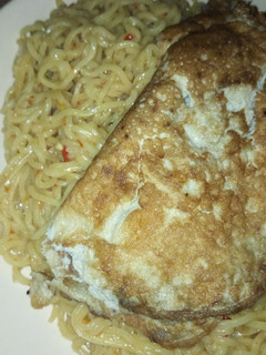 A picture of Indomi noodles.