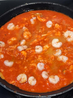 Una foto de Ajoarriero con gambas