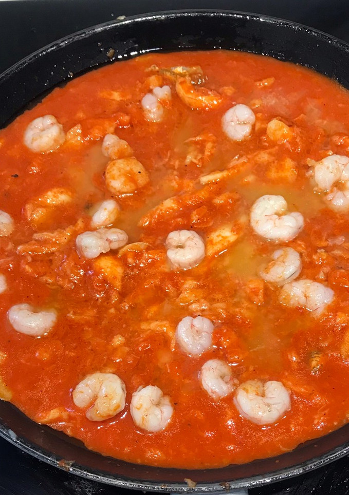 Una foto de Ajoarriero con gambas