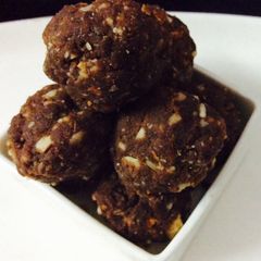 A picture of Chocolate almond laddo.