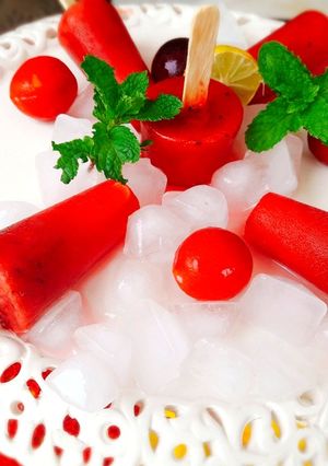 A picture of Tasty Plum Popsicles.