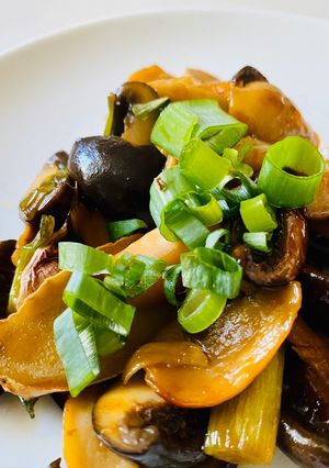 幼兒食譜：三杯松本茸（無酒料理） 的食譜成品照片