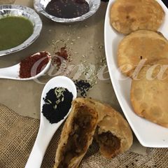 A picture of Jaipuri Pyaaz ki kachori.