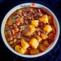 A picture of Kale chane aur aloo ki sabzi.